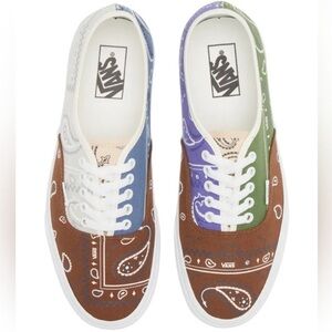 NWT Vans Peace Paisley Unity Patchworks Bandana Canvas, W 6.5/ M 5